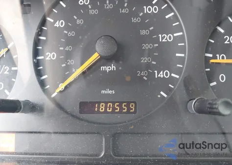 2005 Mercedes-Benz Ml 500 4Matic из США, поврежденный, VIN 4JGAB75E75A527879